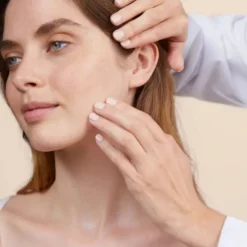 Eau Thermale Avène XeraCalm A.D. - Pane Detergente Surgras Sapone Detergente Adulti e Bambini con Prurito, 100g