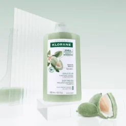 Klorane Latte di Mandorla - Shampoo Delicato per Tutti i Tipi di Capelli, 400ml