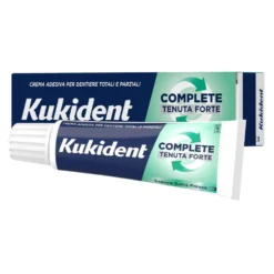 Kukident Complete - Tenuta Forte Crema Adesiva per Dentiere Totali e Parziali sapore Extra Fresco, 47g