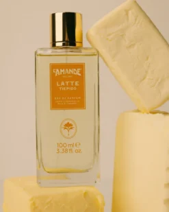 L'Amande Latte Tiepido Eau de parfum al latte e caramello dalle note dolci e avvolgenti, 100 ml