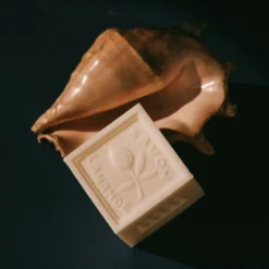 L'Amande Marseille Sapone solido detergente per corpo e mani, 400g