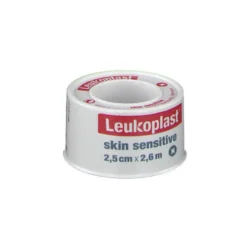 Leukoplast Skin Sensitive - Cerotto in nastro per pelli sensibili, 1 rotolo da 2,5 cm x 2,6 m