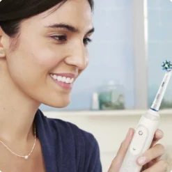 Oral-B CrossAction Testine di Ricambio per Spazzolino Elettrico, 8 Pezzi