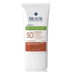Rilastil Acnestil SPF 50+ - Emulsione solare viso per la pelle a tendenza acneica, 40 ml