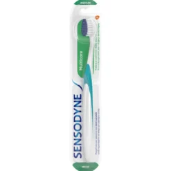 Sensodyne Multicare Spazzolino Denti Sensibili Igiene Dentale Medium, 1 Pezzo
