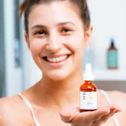 SVR Ampoule C - Siero viso antiossidante e illuminante per il colorito spento, 30 ml